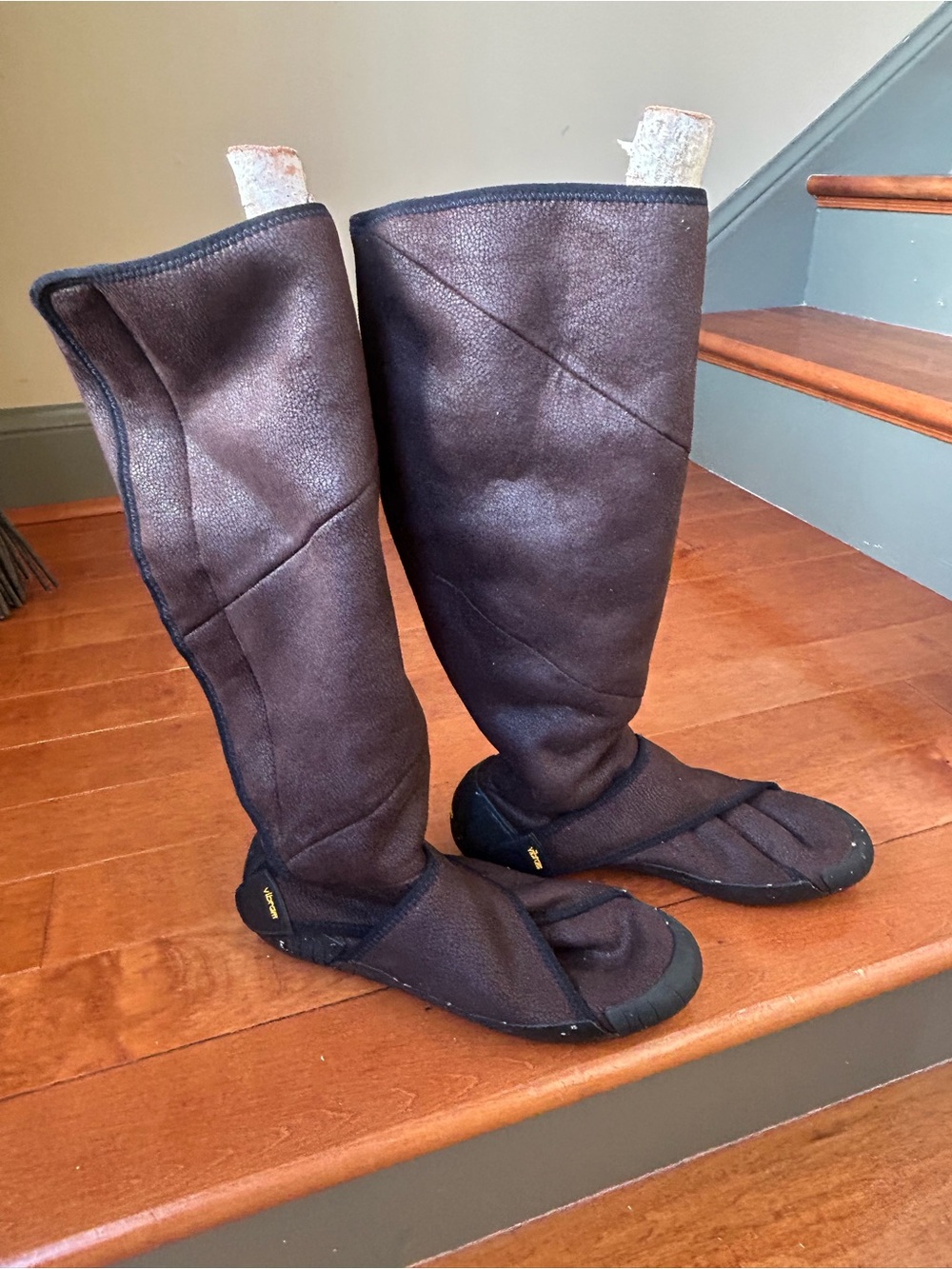Vibram Furoshiki Shearling High Boot Size Medium (40-41)